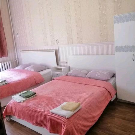 Ланжероновская Угол Дерибасовская Apartment Odesa Exterior foto